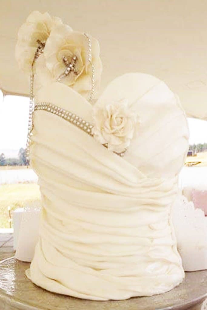Beautiful cream bodice wedding cake in Howick KZN Midlands